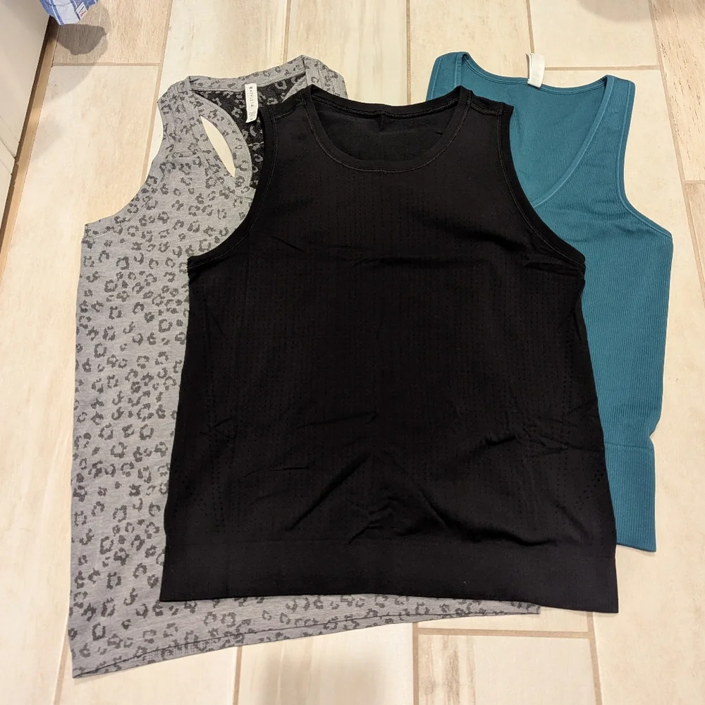 Athleta Tank Top Bundle Like New S M - Picture 1 of 8